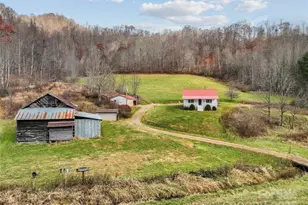 456 Windy Gap Rd, Mars Hill, NC 28754 - Photo 2