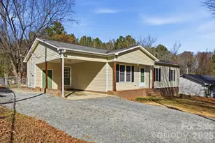 303 Ellenwood Dr, Albemarle, NC 28001 - Photo 4