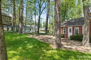 1110 3rd Ave W, Hendersonville, NC 28739 - Photo 4