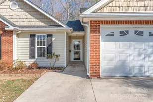 112 Dujon Ct, Mount Holly, NC 28120 - Photo 2