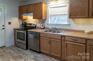 175 Blue Ridge St, Marion, NC 28752 - Photo 6