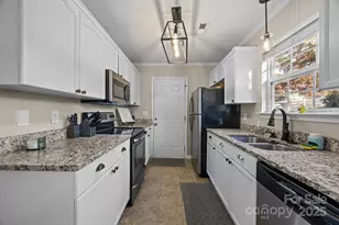 135 Shade Tree Cir, Fort Mill, SC 29715 - Photo 8