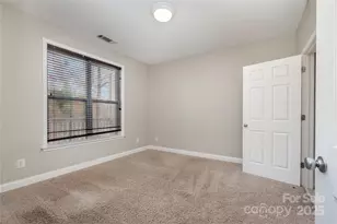 1000 E Woodlawn Rd, Charlotte, NC 28209 - Photo 12