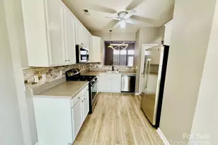 318 Shingleoak Dr, Lake Wylie, SC 29710 - Photo 4