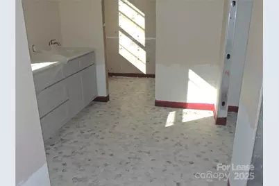 126 W Court Street, Rutherfordton, NC 28139 - Photo 2