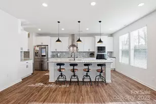 8220 Hudson Forest Dr, Charlotte, NC 28269 - Photo 8