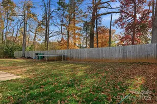 8220 Hudson Forest Dr, Charlotte, NC 28269 - Photo 32