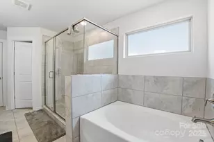 8220 Hudson Forest Dr, Charlotte, NC 28269 - Photo 20