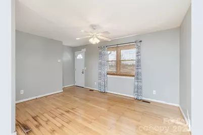 5057 Howard Gap Road, Flat Rock, NC 28731 - Photo 4