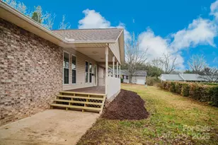 13 Cameron Dr, Etowah, NC 28729 - Photo 12