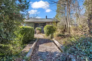 541 Broadway St, Hendersonville, NC 28739 - Photo 2