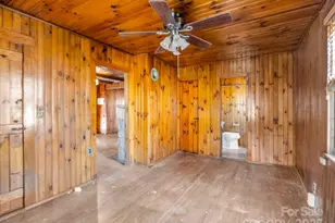 541 Broadway St, Hendersonville, NC 28739 - Photo 26