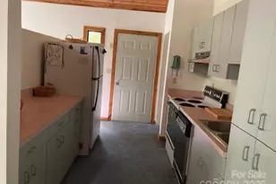 860 Pless Underwood Rd, Maggie Valley, NC 28751 - Photo 10