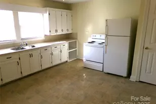 923 Efird St, Albemarle, NC 28001 - Photo 4