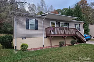 951 Cypress Ct NW, Lenoir, NC 28645 - Photo 1