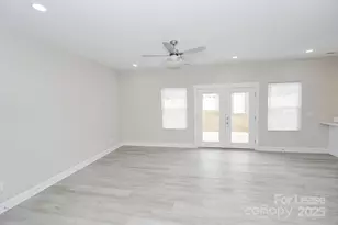 3806 Freedom Dr, Charlotte, NC 28208 - Photo 18