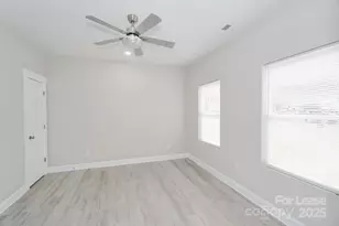 3806 Freedom Dr, Charlotte, NC 28208 - Photo 10