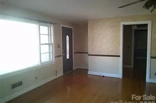 1303 W Dixon Blvd, Shelby, NC 28152 - Photo 4