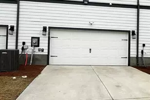 5810 Coulee Ln, Charlotte, NC 28215 - Photo 14