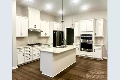 5810 Coulee Lane, Charlotte, NC 28215 - Photo 4