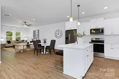 1835 Shannonhouse Drive, Charlotte, NC 28215 - Photo 8