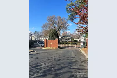 6517 Soapstone Drive, Charlotte, NC 28269 - Photo 32