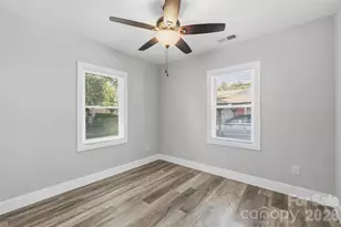2414 Dickens Ave, Charlotte, NC 28208 - Photo 20