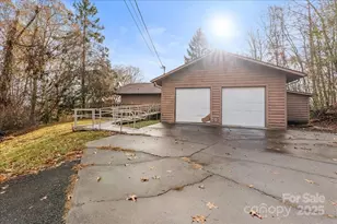 221 Mary King Mountain Dr, Murphy, NC 28906 - Photo 28