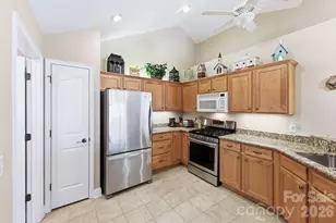 36 Craggy Vis Dr, Swannanoa, NC 28778 - Photo 12