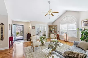 36 Craggy Vis Dr, Swannanoa, NC 28778 - Photo 2