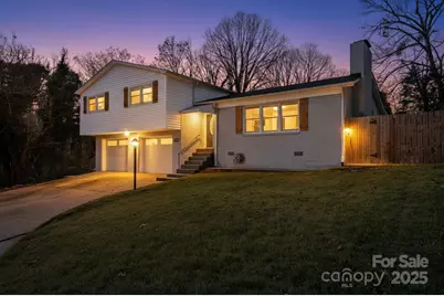 1905 10th Street Place NW, Hickory, NC 28601 - Photo 1