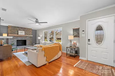 1905 10th Street Place NW, Hickory, NC 28601 - Photo 4