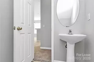 2138 Winthrop Chase Dr, Charlotte, NC 28212 - Photo 6