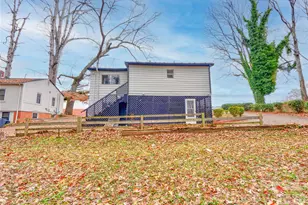 704 Earl Rd, Shelby, NC 28150 - Photo 4