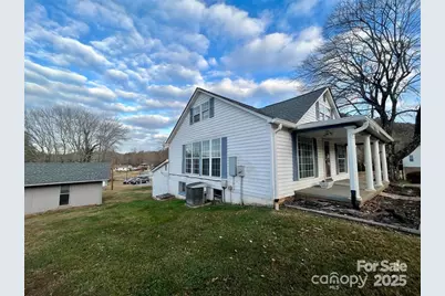 2333 Cedar Rock Circle, Lenoir, NC 28645 - Photo 4