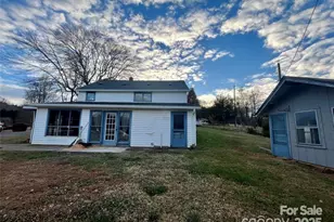 2333 Cedar Rock Cir, Lenoir, NC 28645 - Photo 6