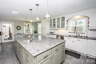 2193 Hawthorne Ln, Wilkesboro, NC 28697 - Photo 12