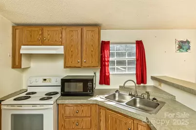 142 River Breeze Drive, Morganton, NC 28655 - Photo 8