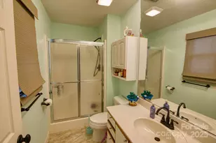 532 Woodfield Ln, Hendersonville, NC 28791 - Photo 20