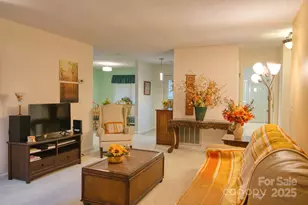 532 Woodfield Ln, Hendersonville, NC 28791 - Photo 6