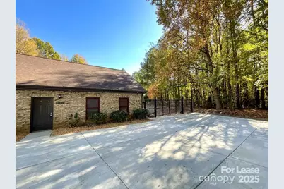 1804 Lucas Lane, Charlotte, NC 28213 - Photo 2