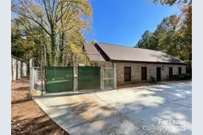 1804 Lucas Lane, Charlotte, NC 28213 - Photo 4