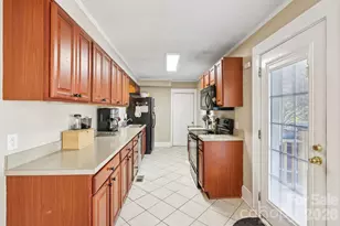 2800 Pennsylvania Ave, Kannapolis, NC 28083 - Photo 10