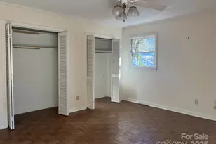 1050 Indian Hill Rd, Hendersonville, NC 28791 - Photo 16