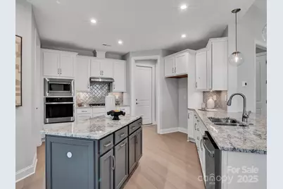 4225 Honey Locust Drive, Charlotte, NC 28215 - Photo 4