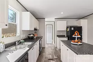 251 Center Ln, Thurmond, NC 28683 - Photo 12