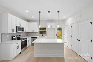 7801 Casa Loma Rd, Charlotte, NC 28269 - Photo 16