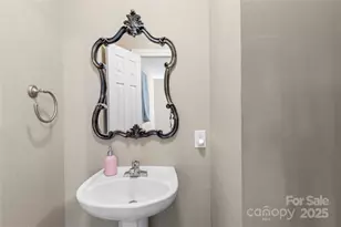 133 South St, Elkin, NC 28621 - Photo 12