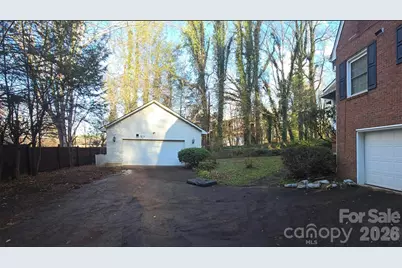 822 Westminster Circle SW, Lenoir, NC 28645 - Photo 4