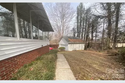 822 Westminster Circle SW, Lenoir, NC 28645 - Photo 2